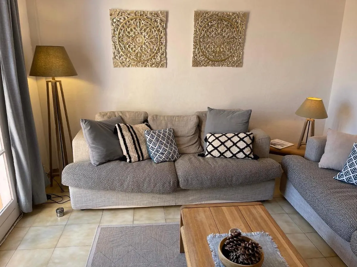 Boutique Villa With Shared Pool, Air Con, Wifi, Tv Le Plan-de-la-Tour France